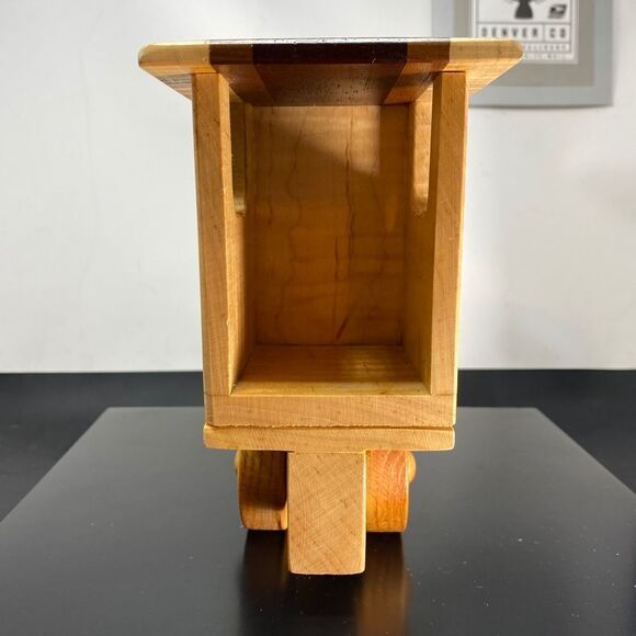 TOY TRAIN LOCOMOTIVE-by BATAVIA WOODEN TOYS - Picture 9 of 15